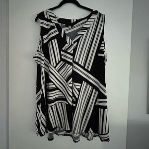 Alfani Woman Black and White Geometric Sleeveless Blouse 18W
